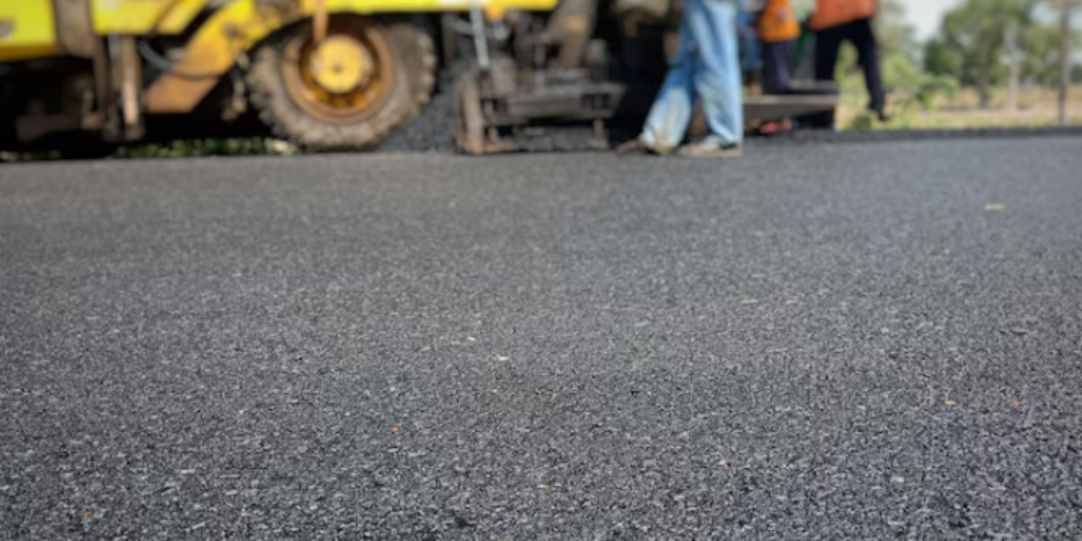 Benefícios do Pavimento CBUQ vs. Asfalto Ensacado: Quando e Por Que Optar
